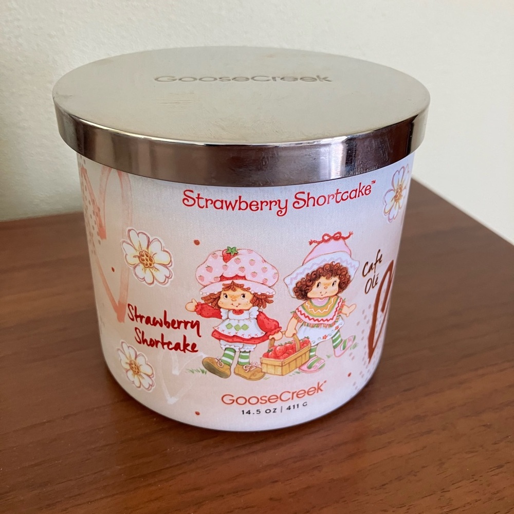 Nostalgic Candle with Coffee Scent - Brand New!